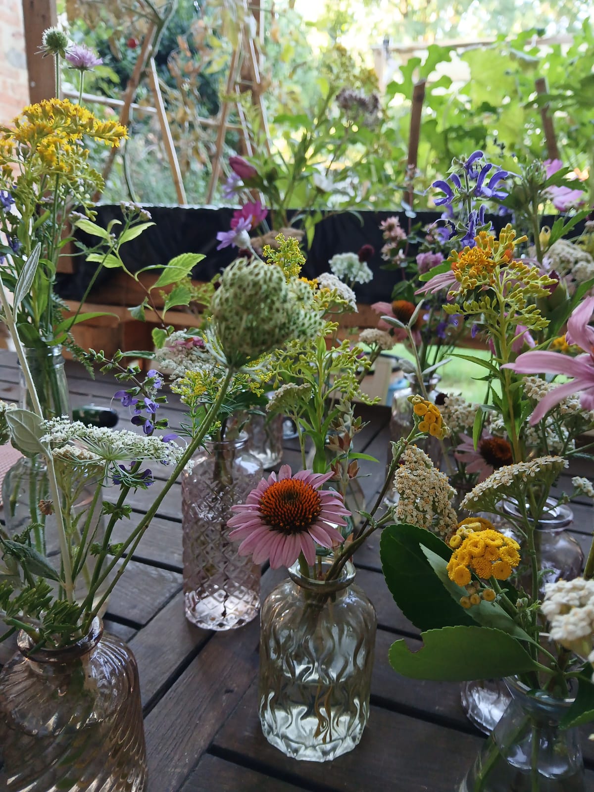 Decorazioni tavoli fiori di campo